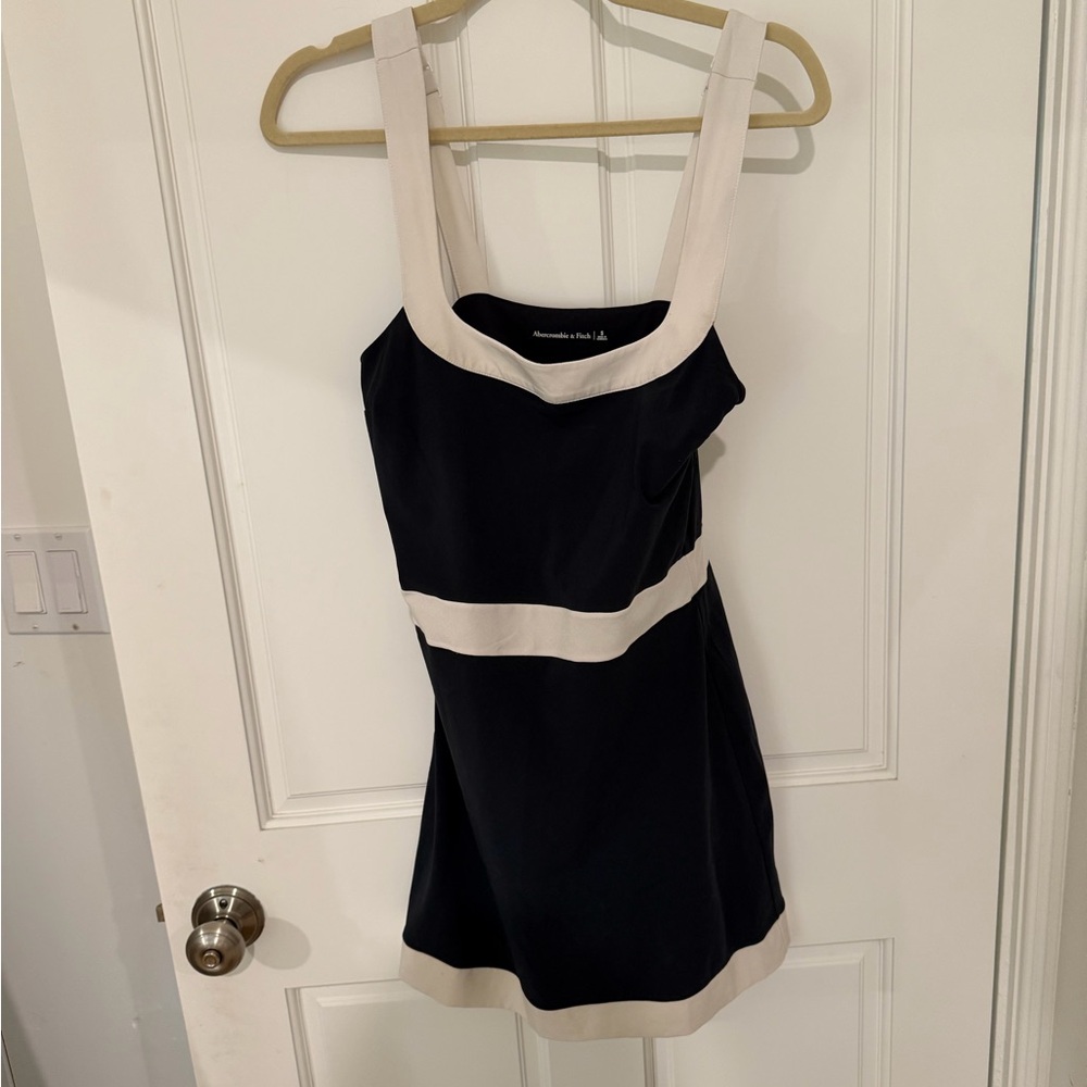 Abercrombie & Fitch Black and White Mini Dress - Picture 3 of 4